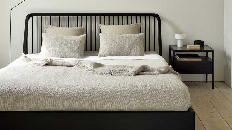 Design Spotlight: Balancing Color and Comfort in Bedroom Design