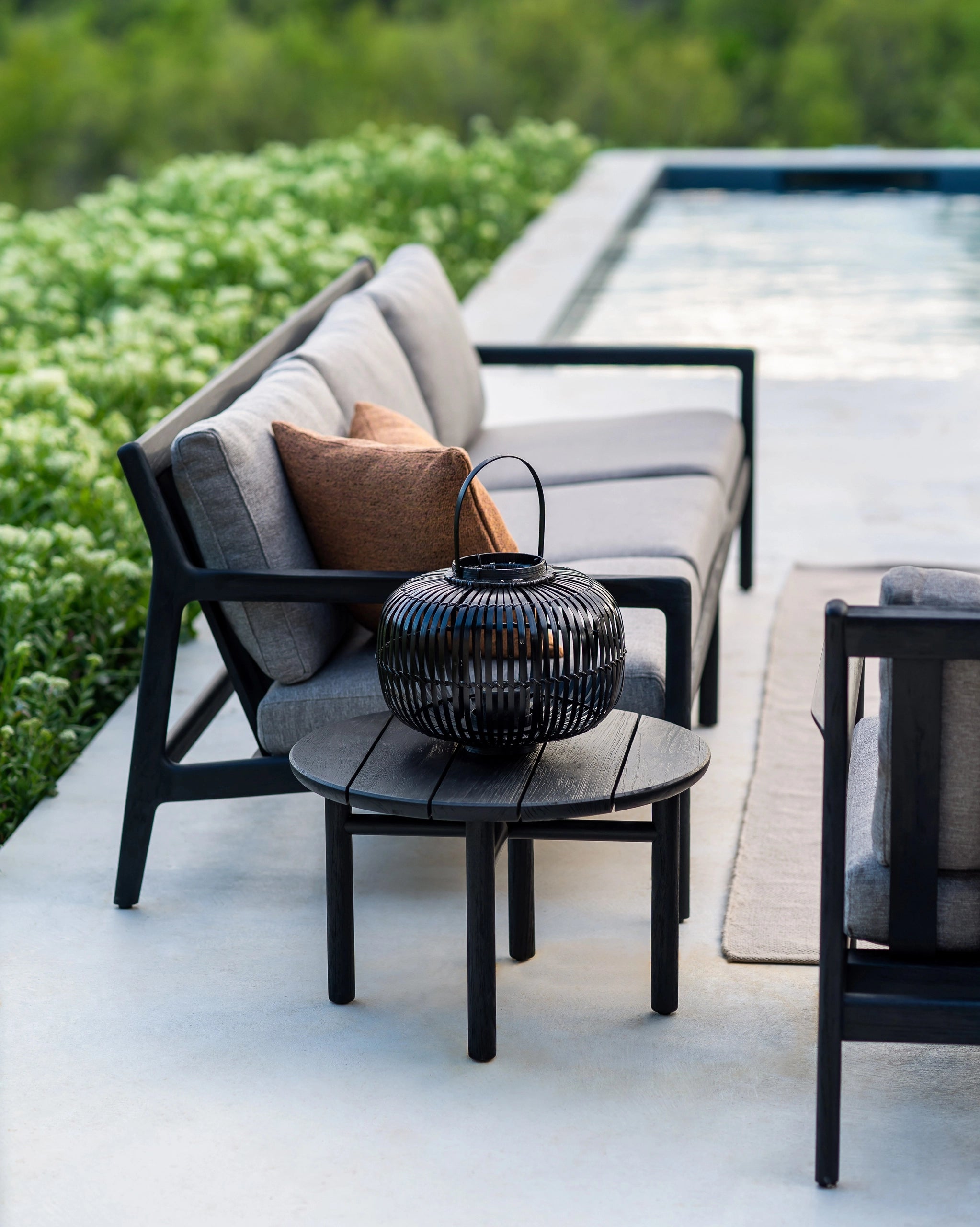 Black Teak / Medium (23.5")