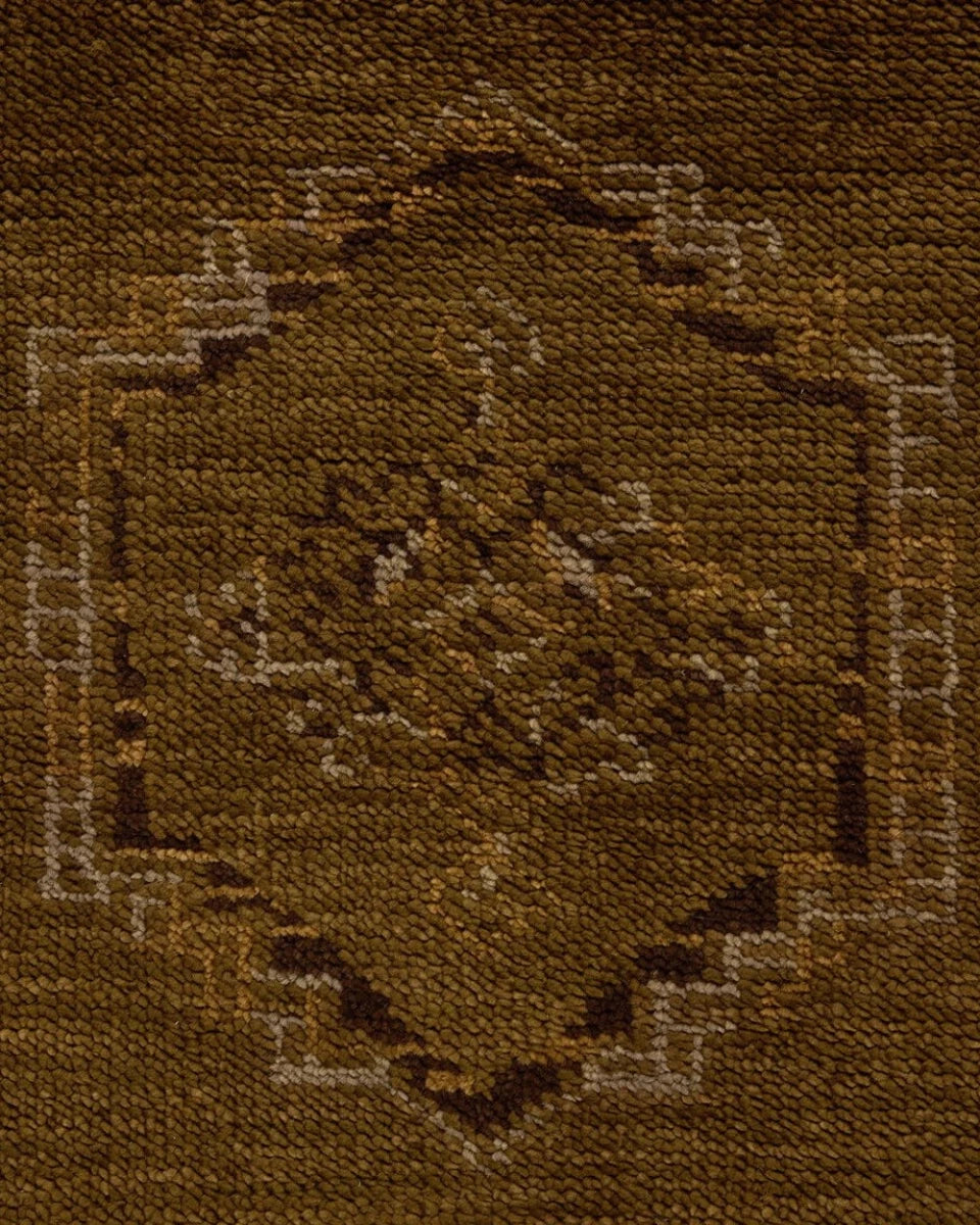 Astana Olive / 2.5' x 12'