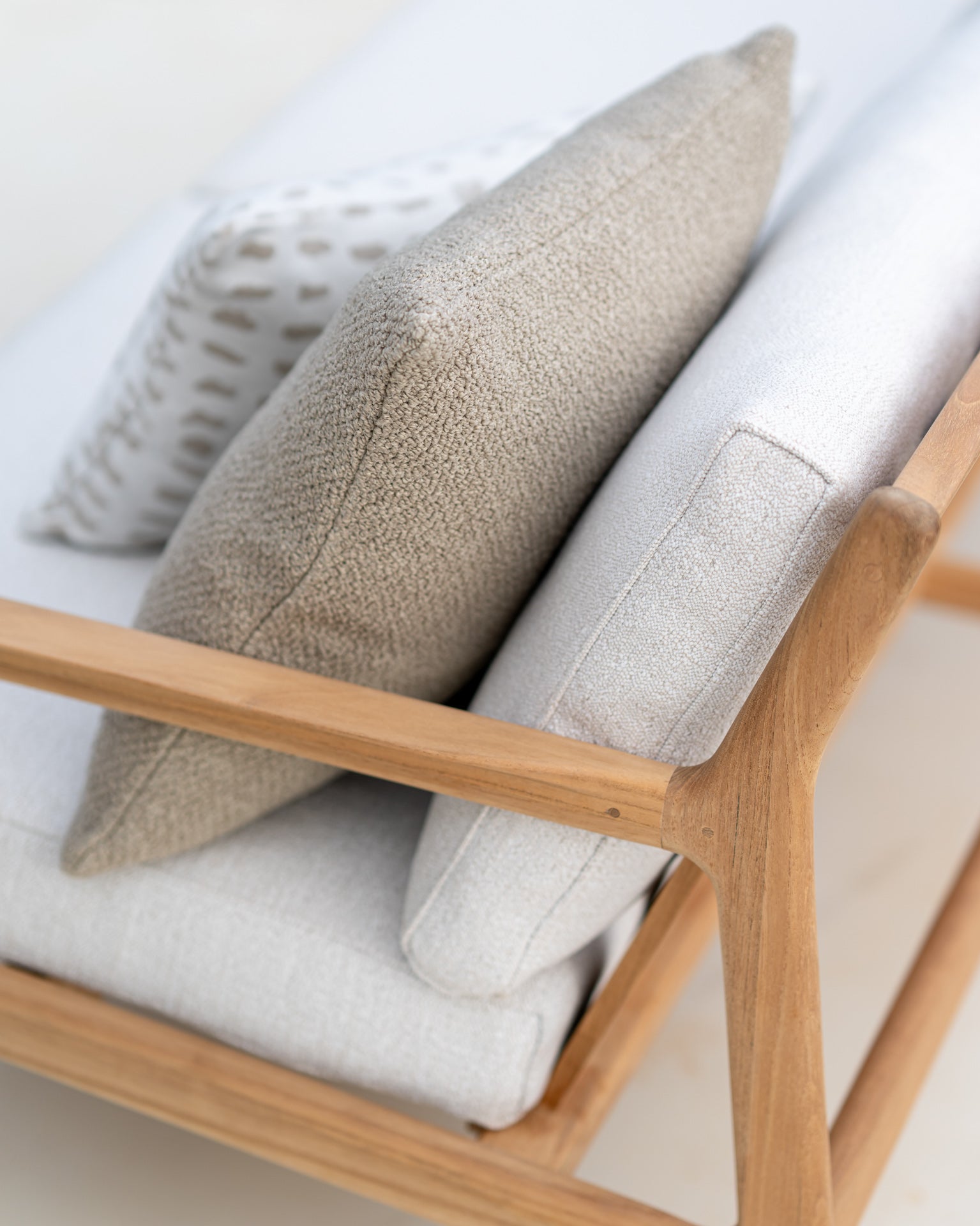 Teak / Off White