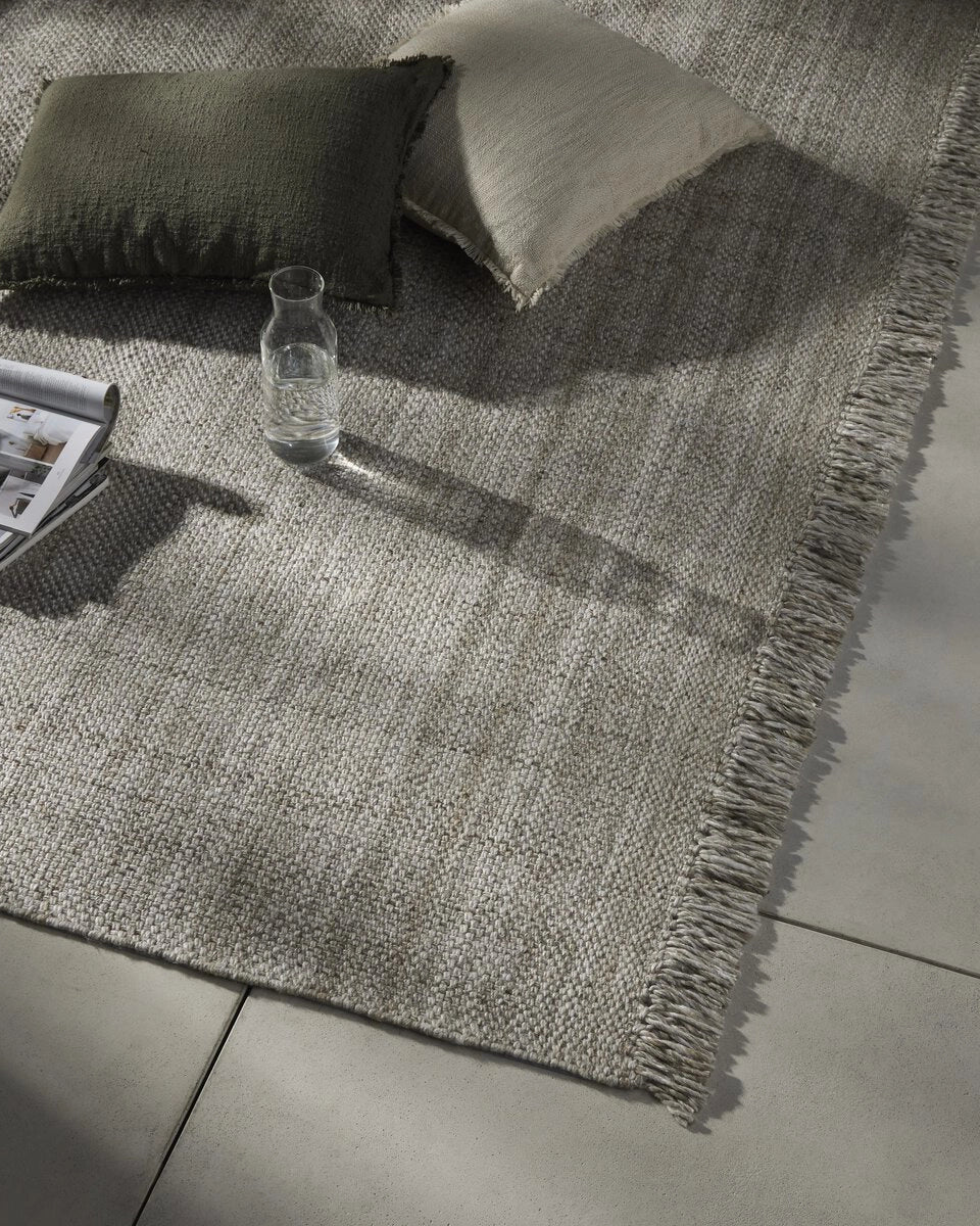 Ruttan Cream / 9' x 12'