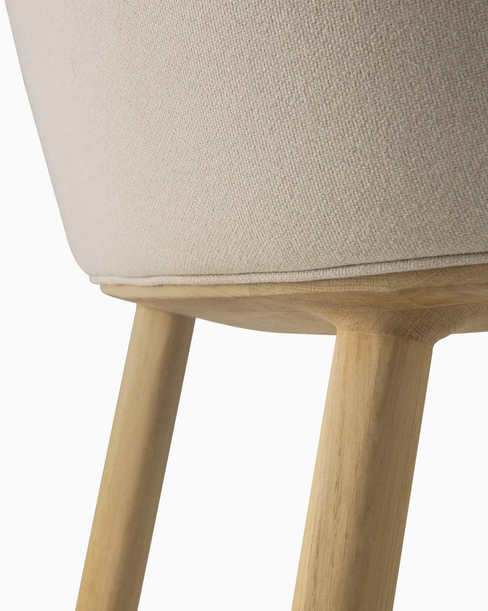 Salt Seat / Natural Oak Legs