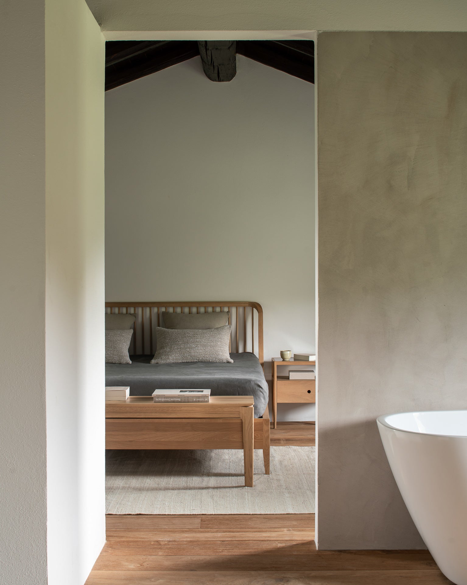 Natural Oak / Small (50")