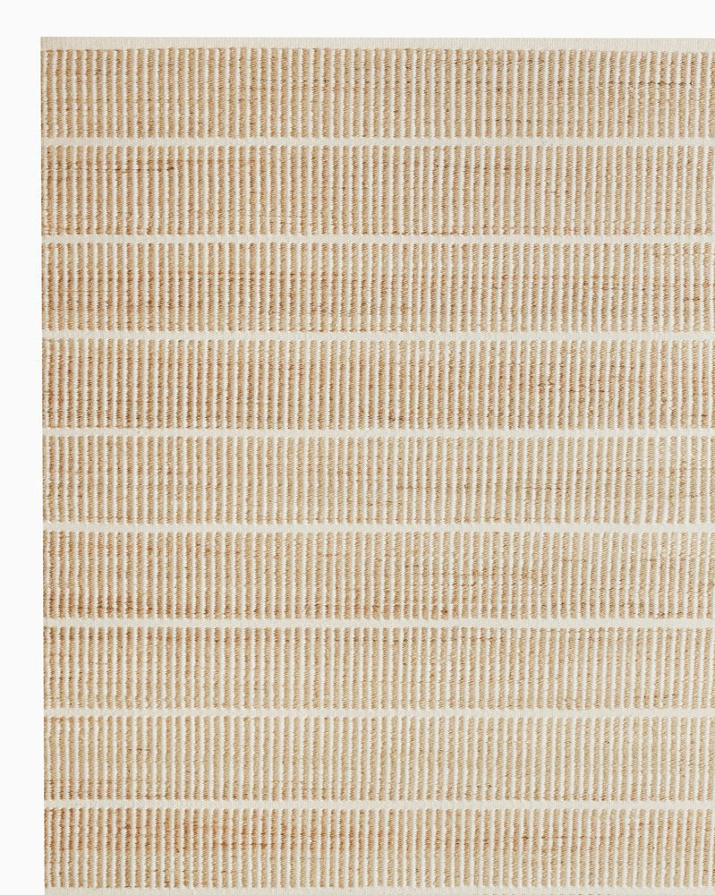 9'10" x 13'2" / Natural & White