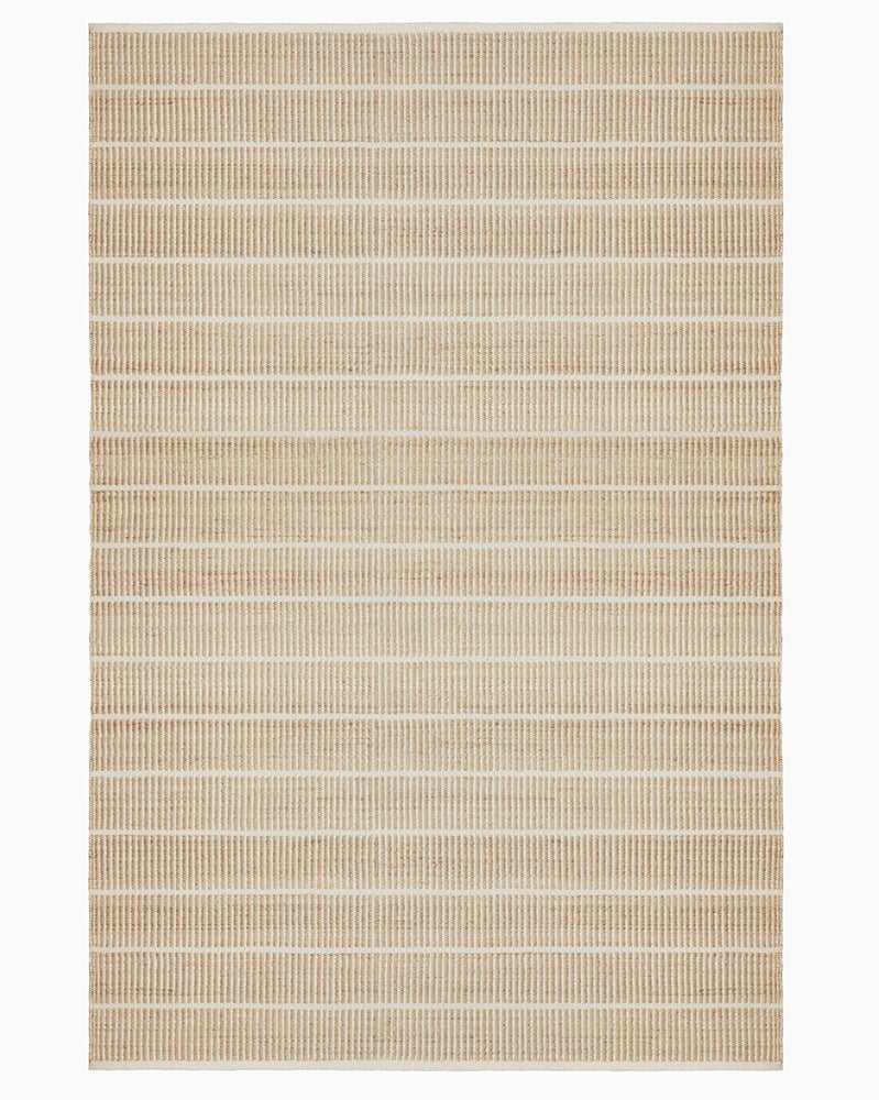 9'10" x 13'2" / Natural & White