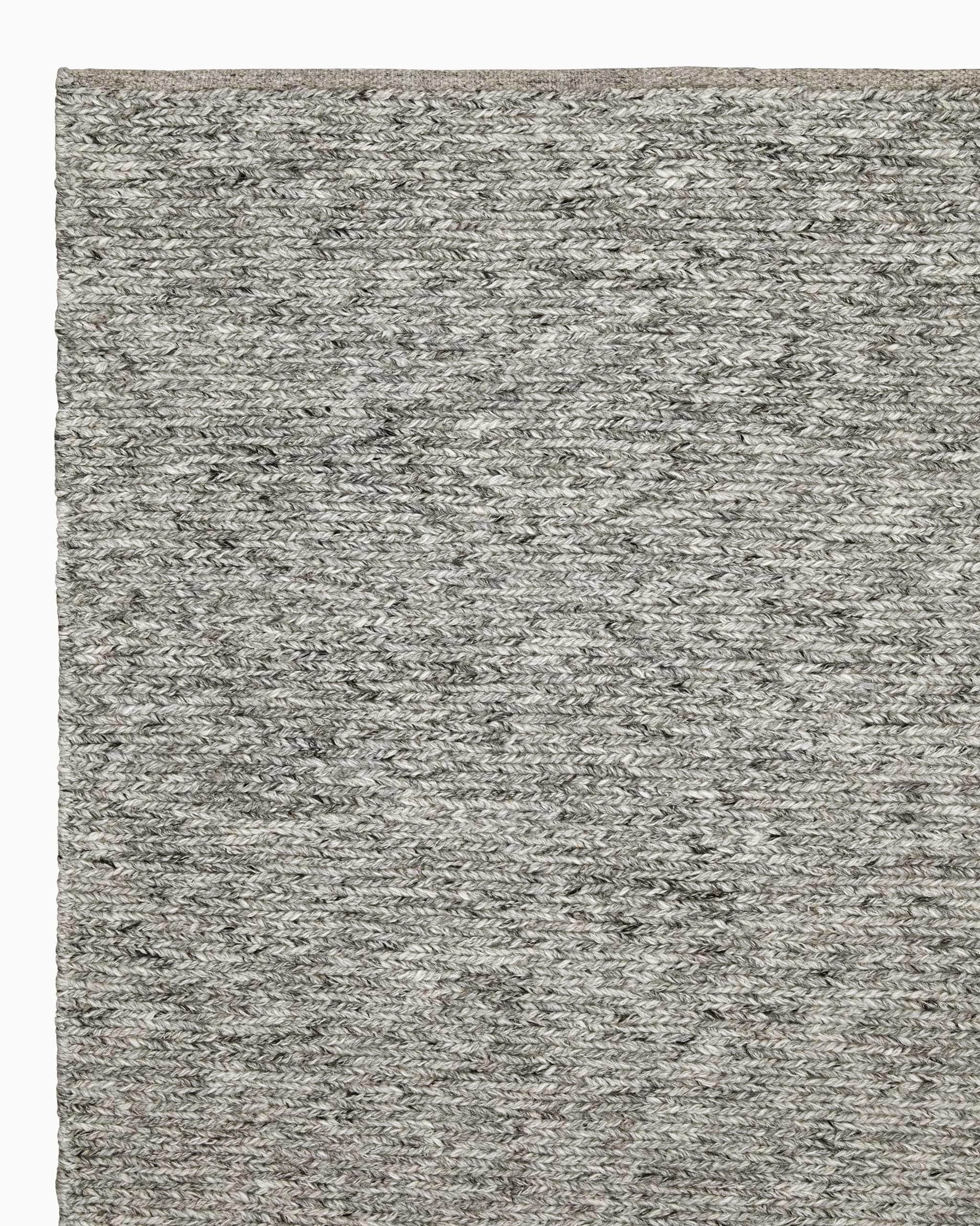 6'7" x 9'10" / Albatross