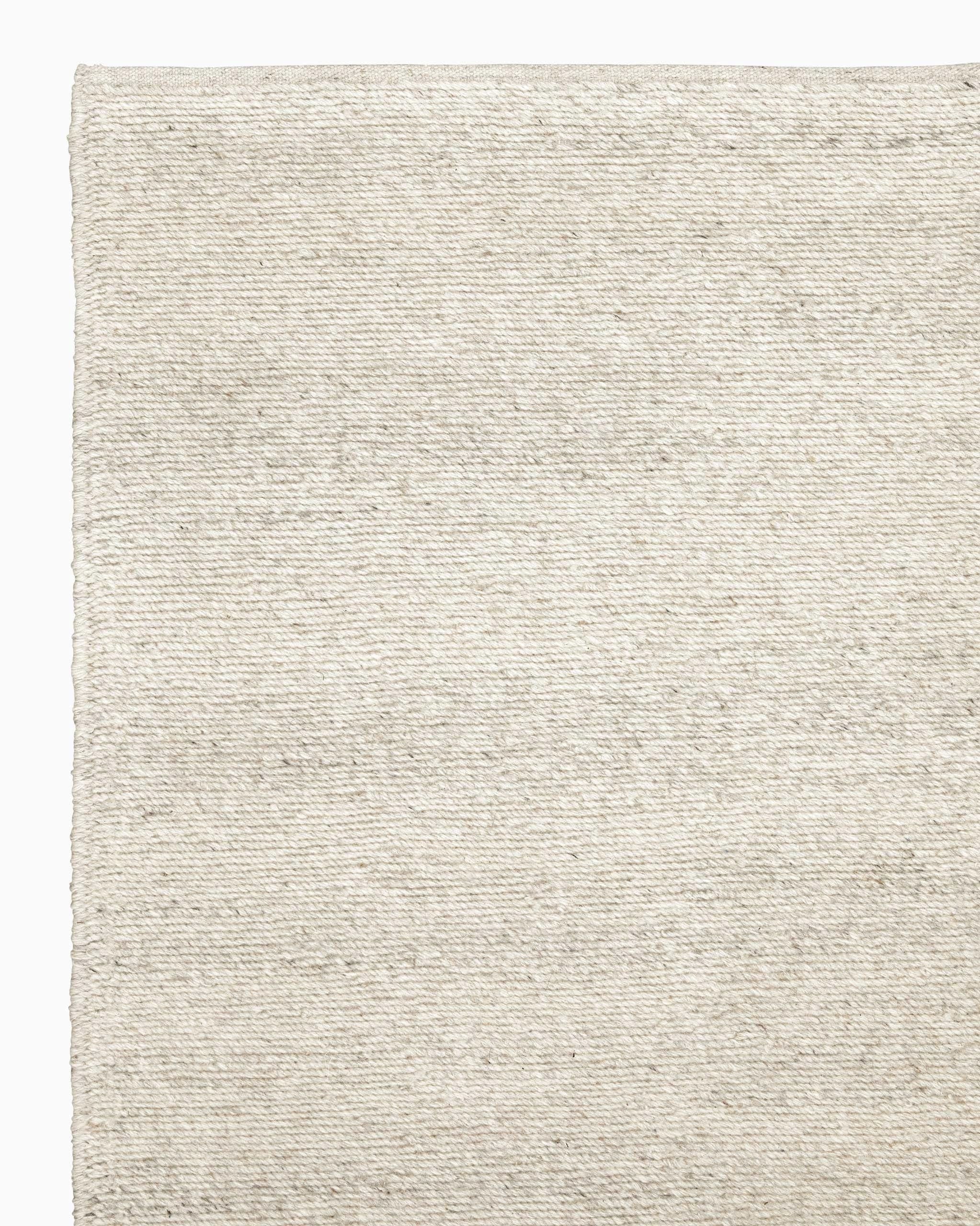 5'7" x 7'10" / Natural