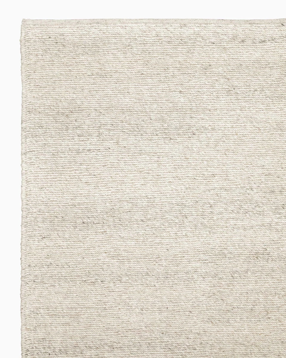 6'7" x 9'10" / Natural