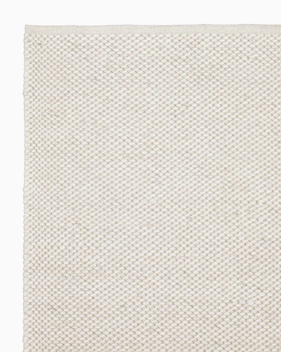 5'7" x 7'10" / Ricotta