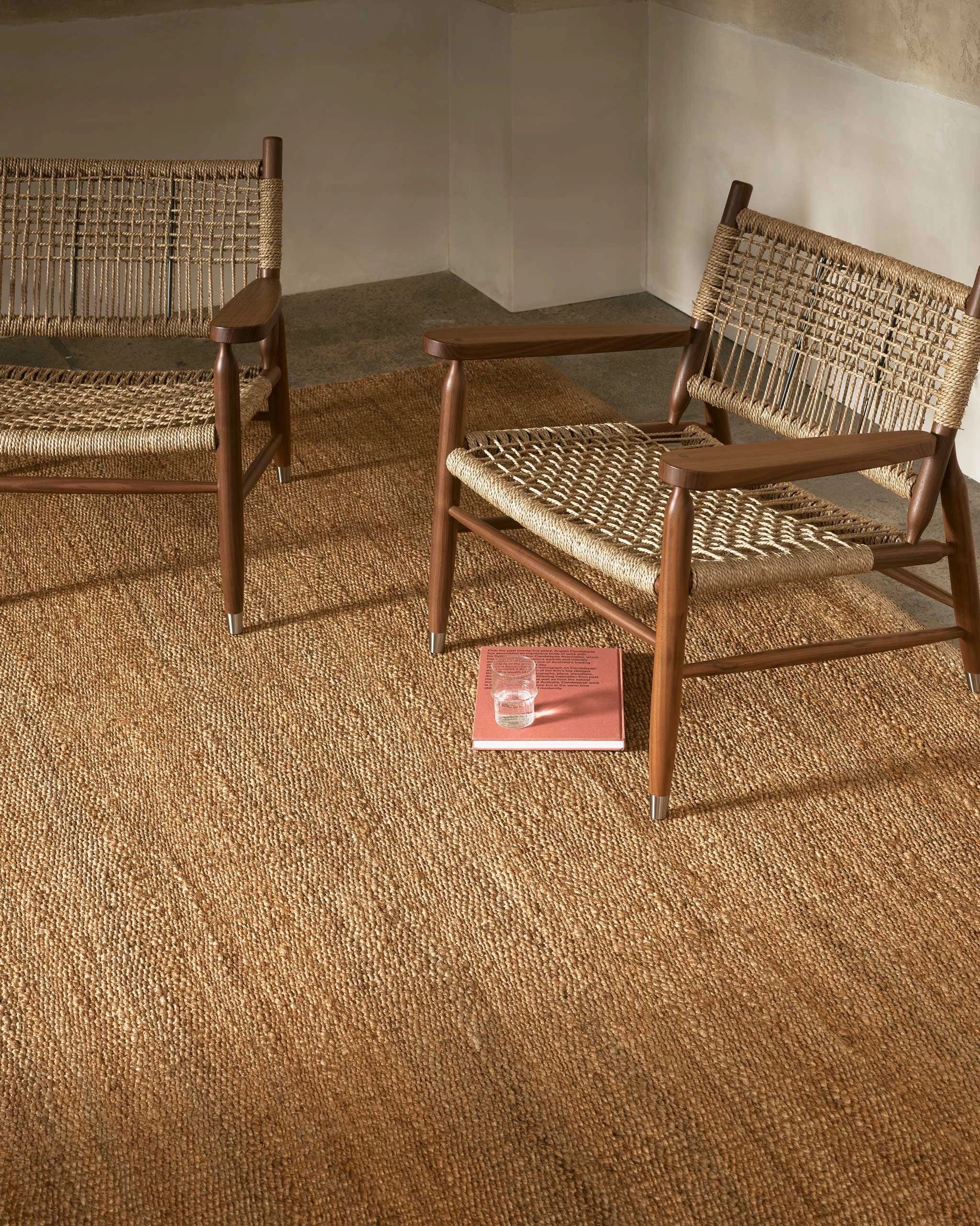 8'2" x 11'6" / Natural