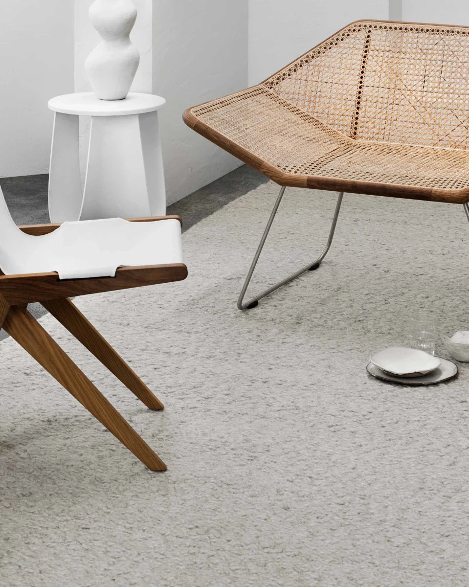 6'7" x 9'10" / Parchment