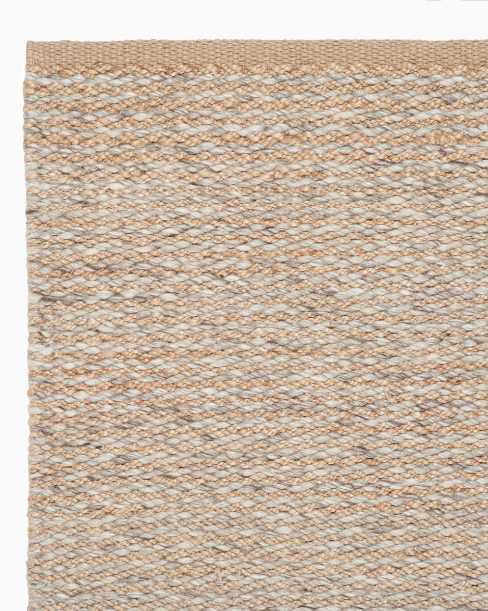 9'10" x 13'2" / Natural & Pumice