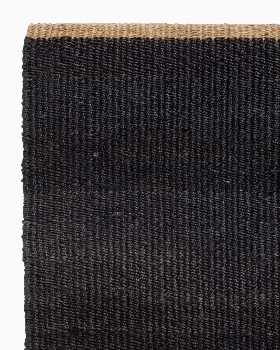 6'7" x 9'10" / Charcoal