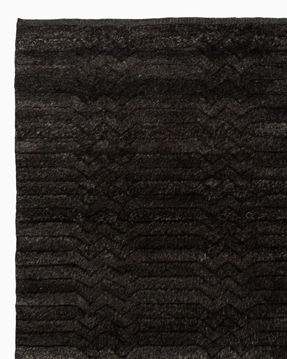 6'7" x 9'10" / Carbon