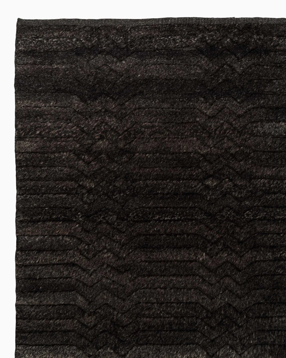 6'7" x 9'10" / Carbon