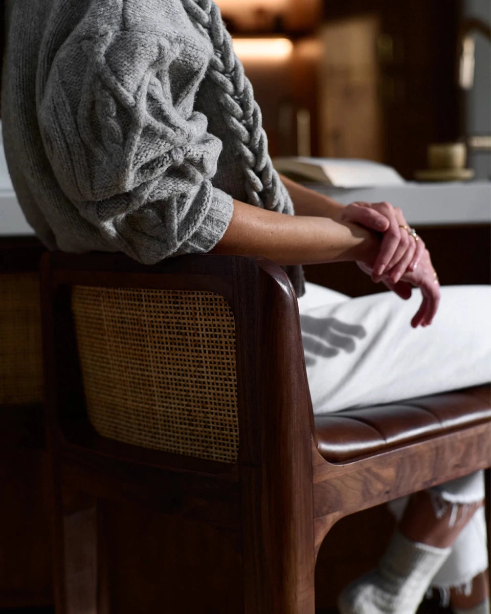 Maple Leather Seat / Walnut Frame / Counter (27" Height)