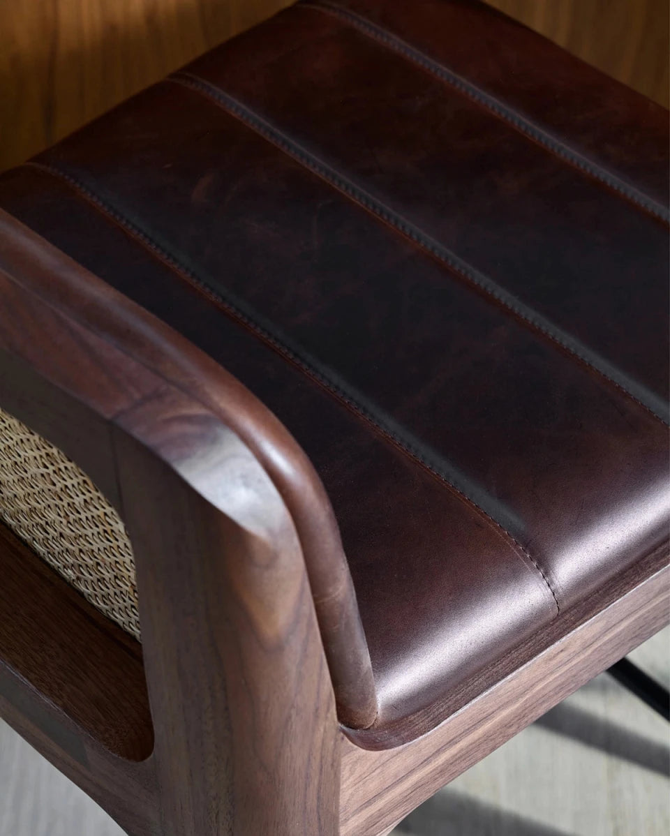 Maple Leather Seat / Walnut Frame / Counter (27" Height)