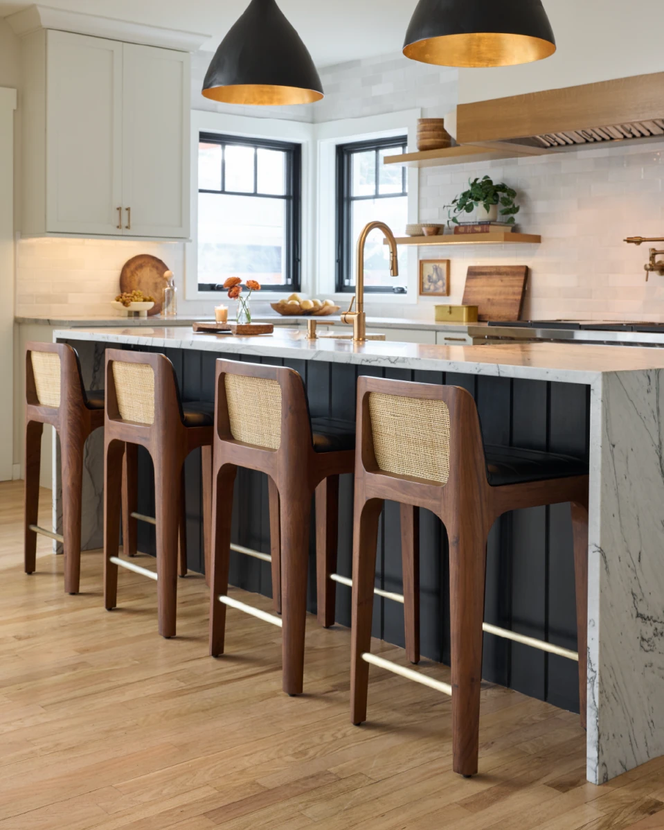 Black Leather Seat / Walnut Frame / Counter (27" Height)