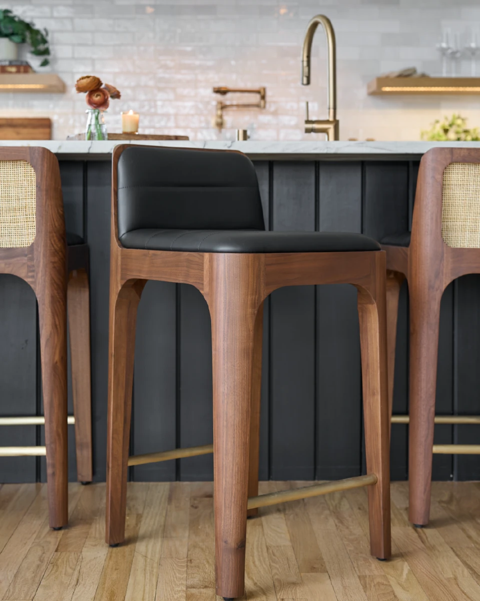 Black Leather Seat / Walnut Frame / Counter (27" Height)