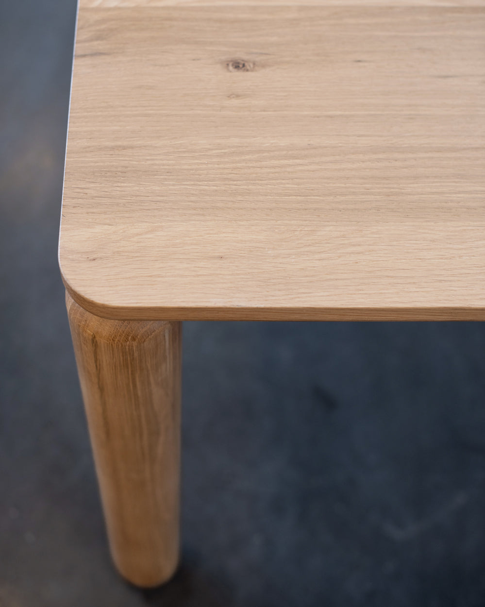 White Oak / 78" x 42" | Seats 6