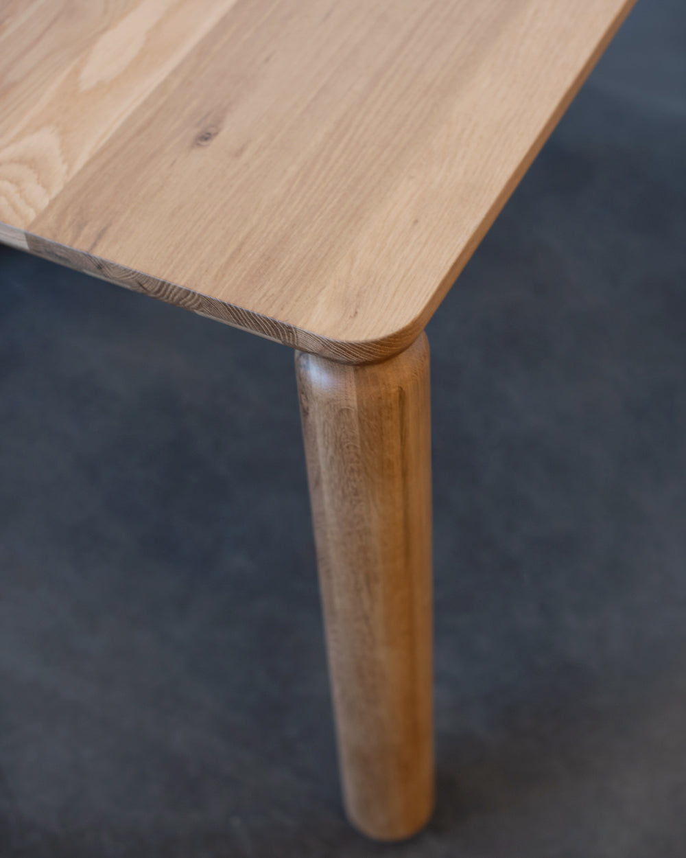 White Oak / 78" x 42" | Seats 6