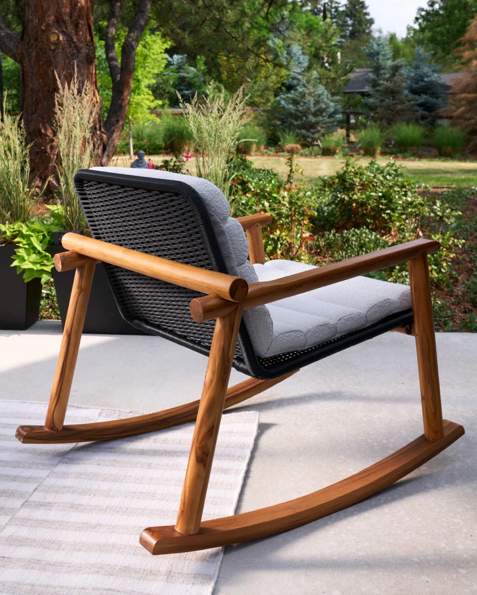 Dove FIQA Boucle / Black Rattan Seat