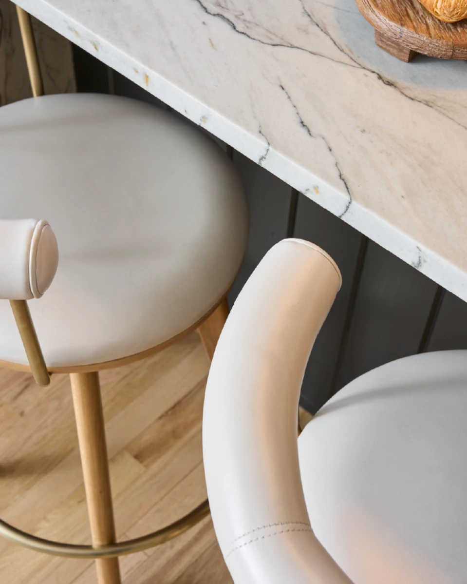 Pearl Leather / White Oak / Counter (25.5" Height)