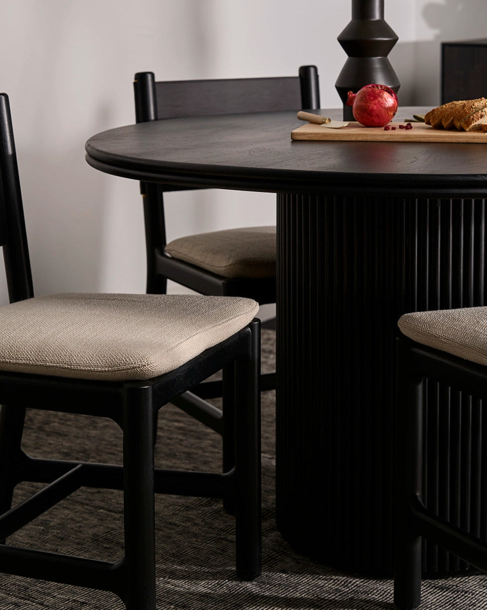 Ebony / 48" round | Seats 4