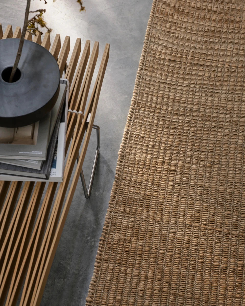 6'7" x 9'10" / Natural