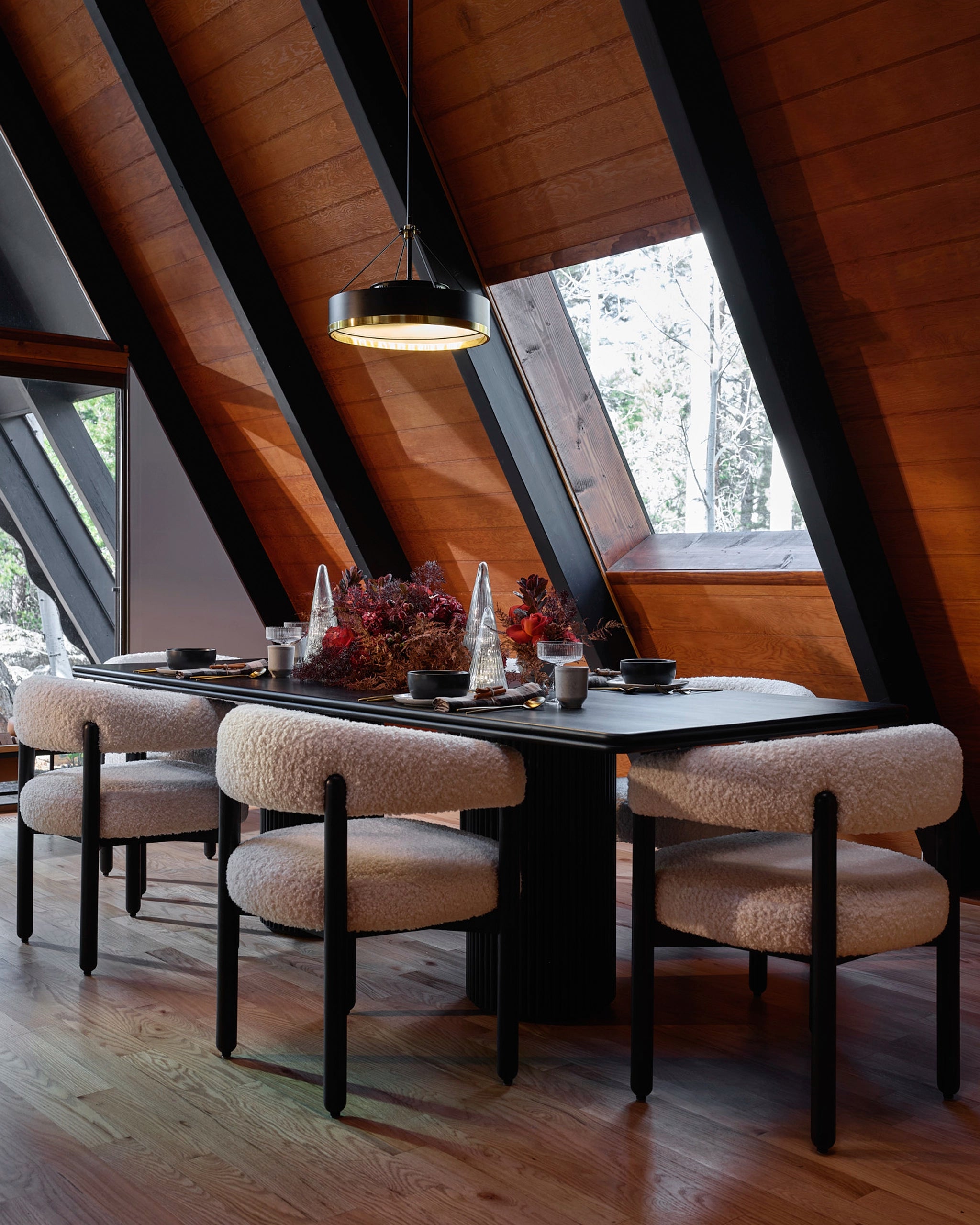 Ebony Frame / Cream Curly