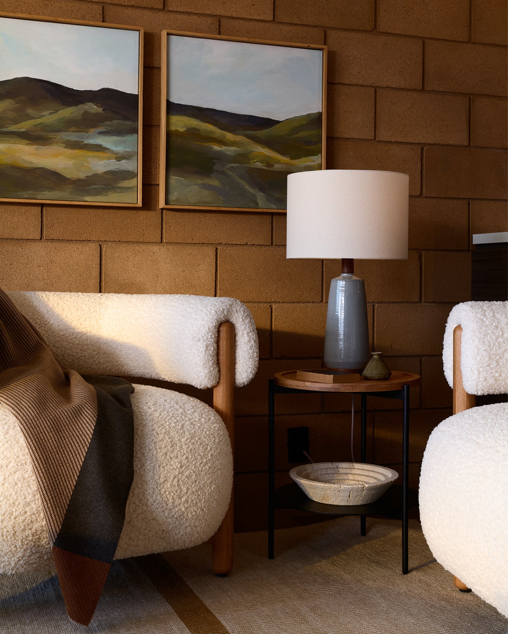 Cream Curly / White Oak Frame