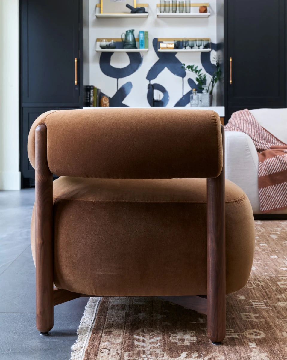 Cognac Velvet / Walnut