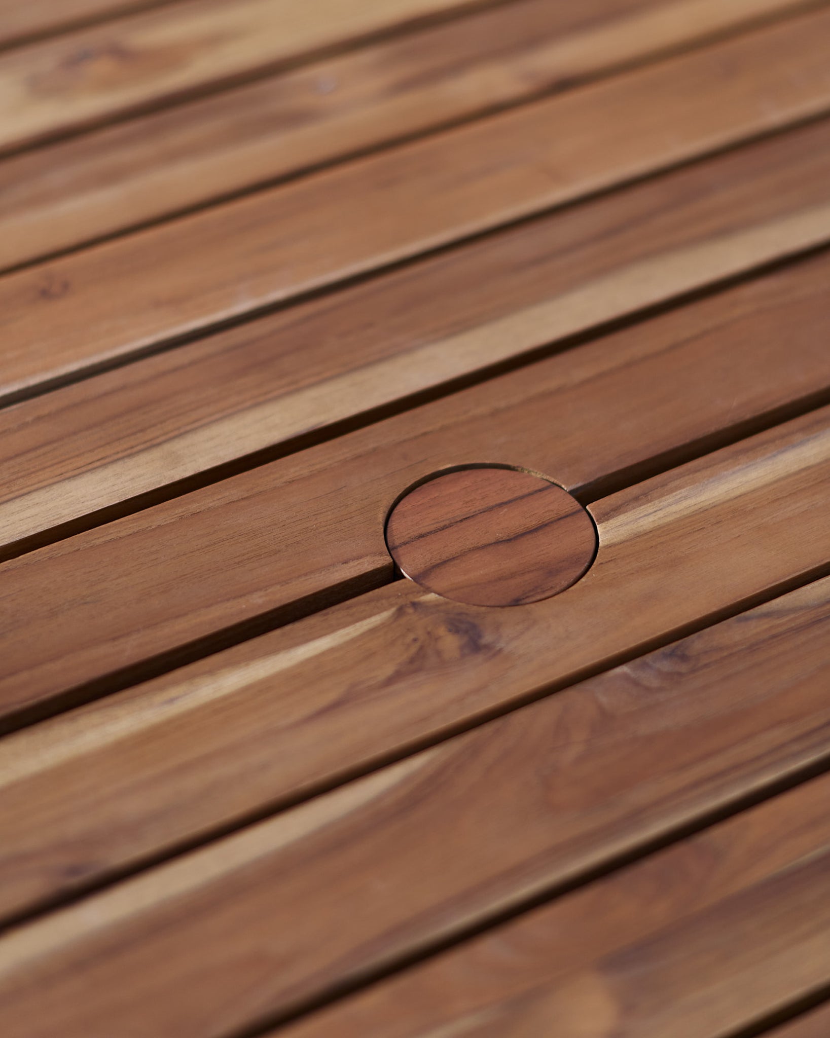 Teak / 72" length | Seats 6