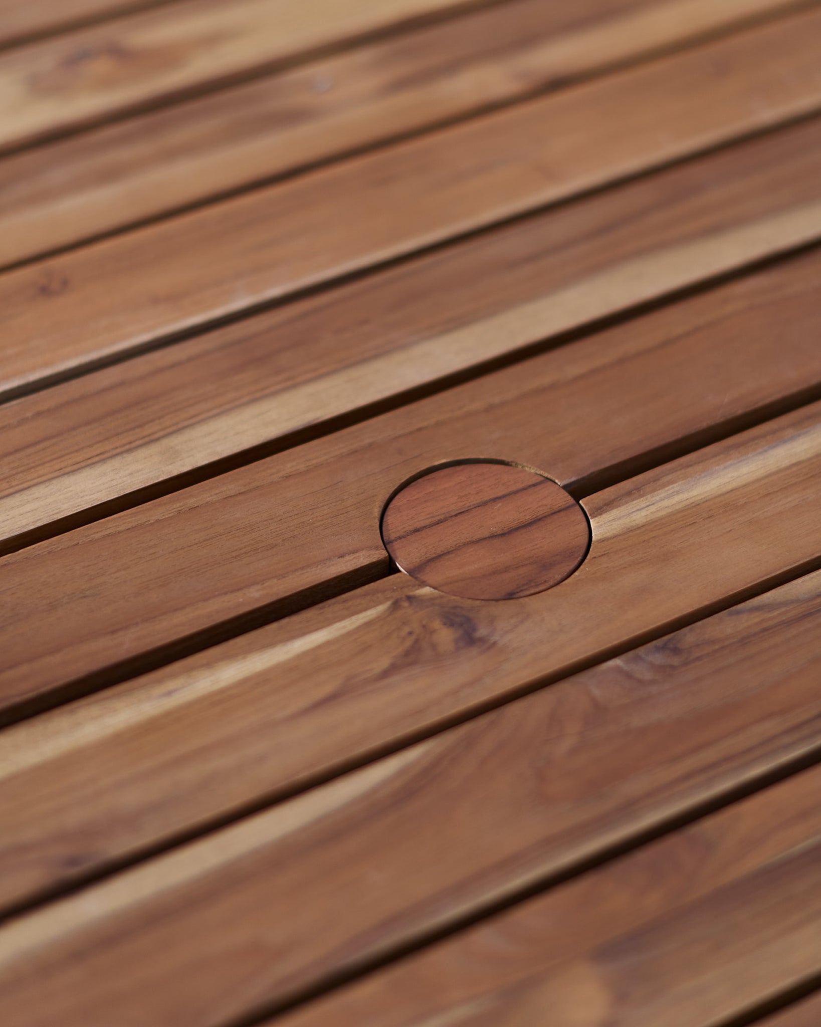 Teak / 72" length | Seats 6