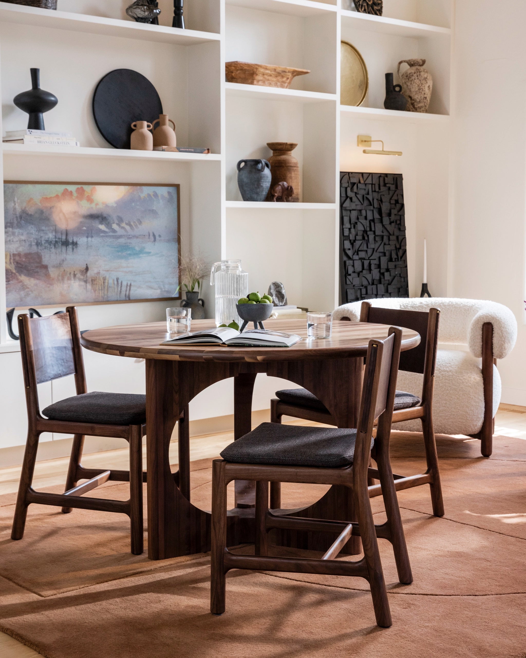 Walnut / 48" round | Seats 3