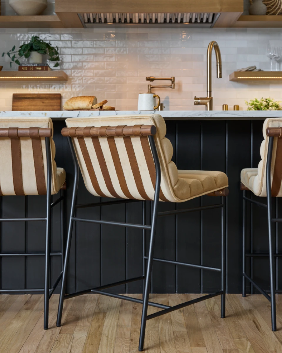 Caramel Velvet / Walnut / Counter (24" Height)