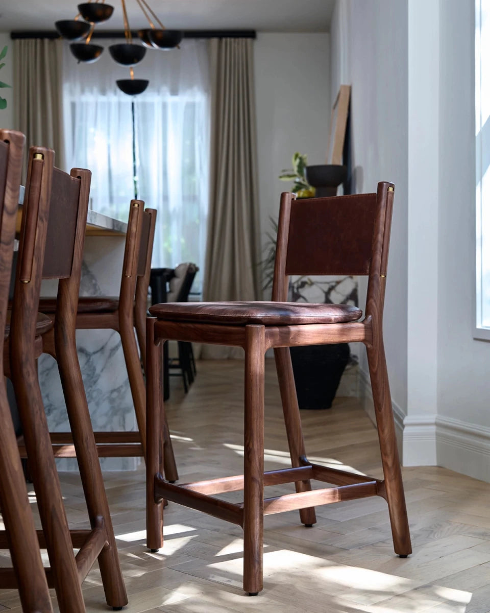 Chestnut Brown Leather Seat / Chestnut Brown Leather Back / Walnut Frame / Counter (26" Height)