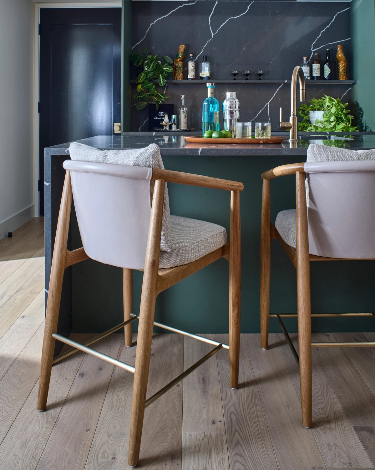 Latte Basketweave / Pearl Leather / White Oak