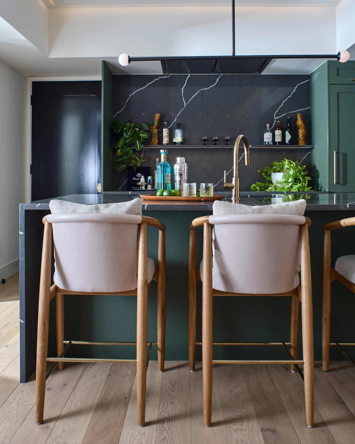 Latte Basketweave / Pearl Leather / White Oak