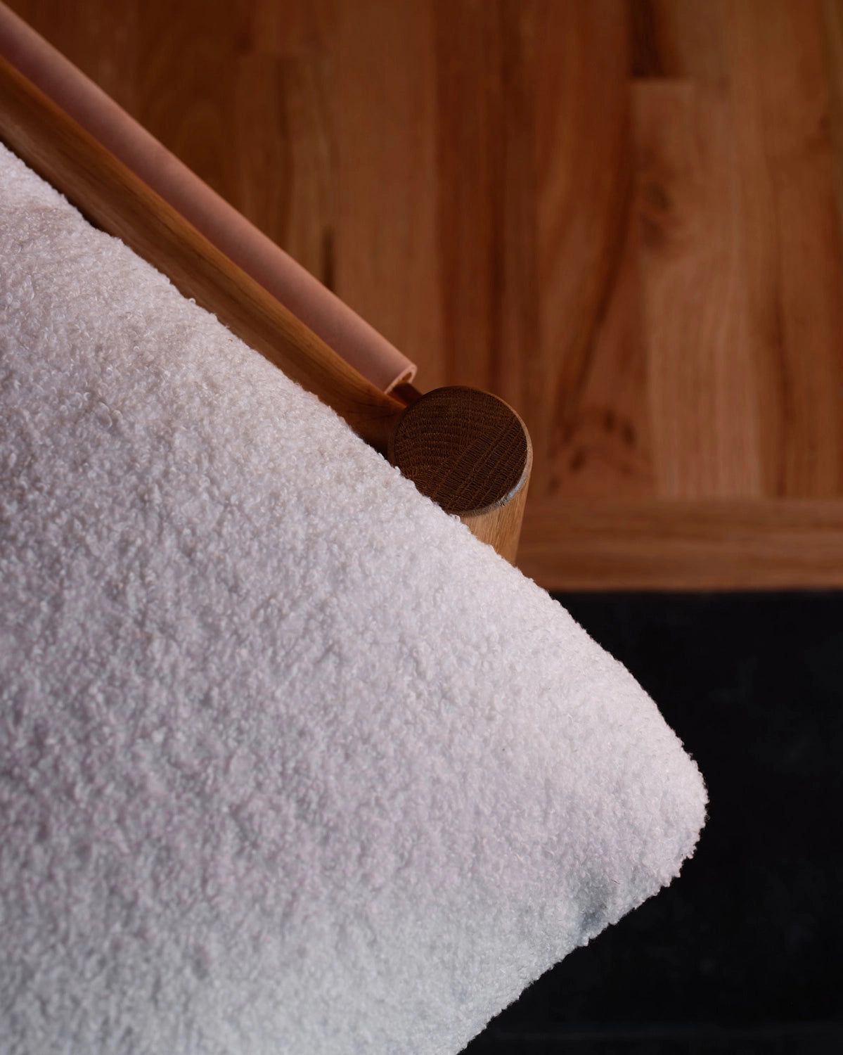 Ivory Himalaya / Vegetable Tan Leather / White Oak