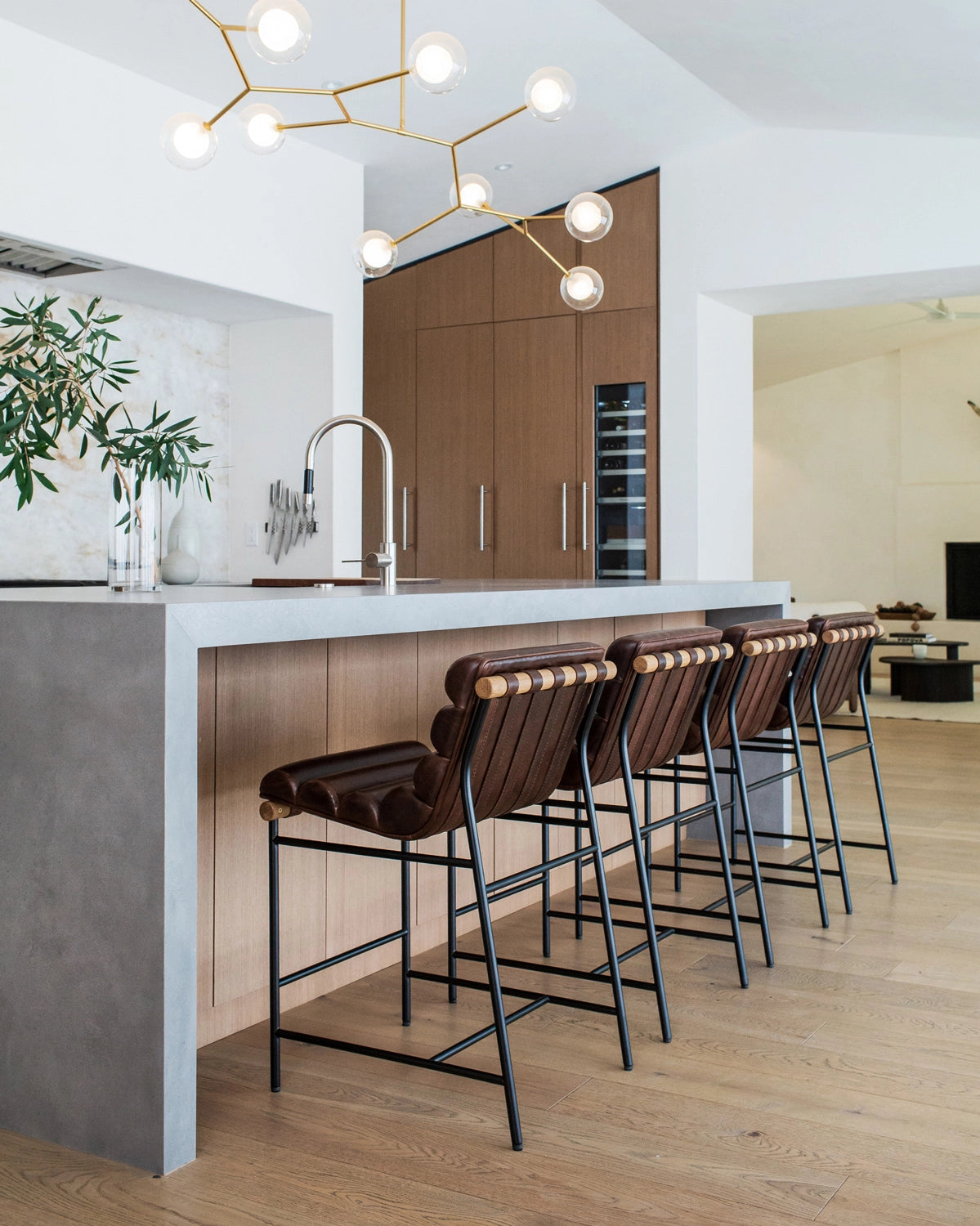 Maple Brown Leather / White Oak / Counter (24" Height)