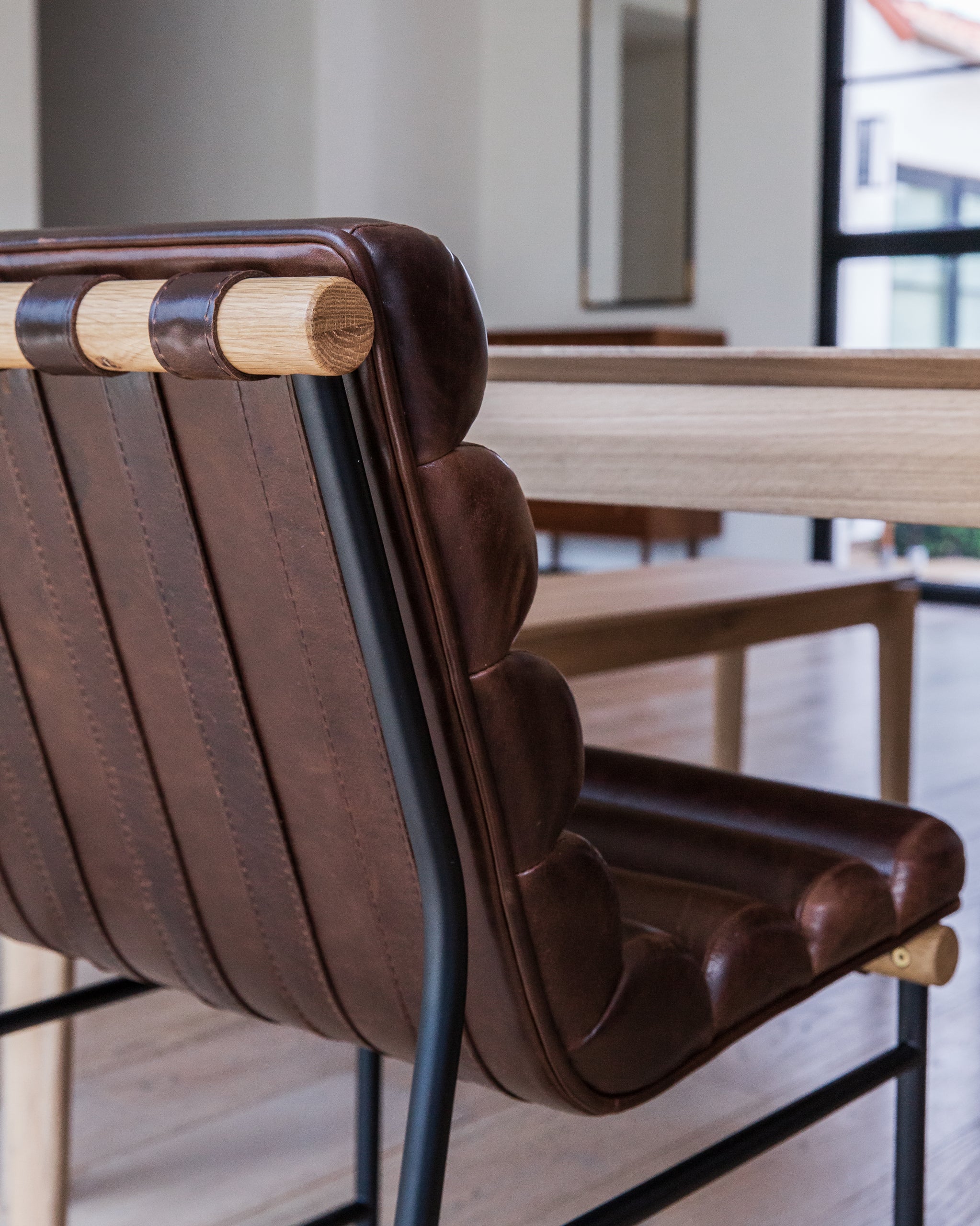 Maple Brown Leather / White Oak