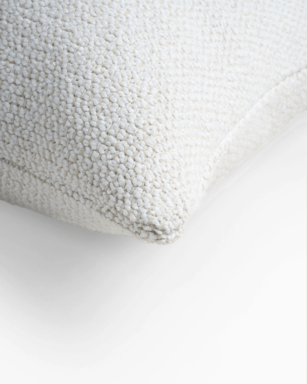 White Boucle / 24" x 16" / Set of 2