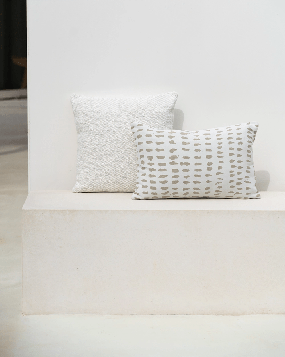 White Boucle / 20" x 20" / Set of 2