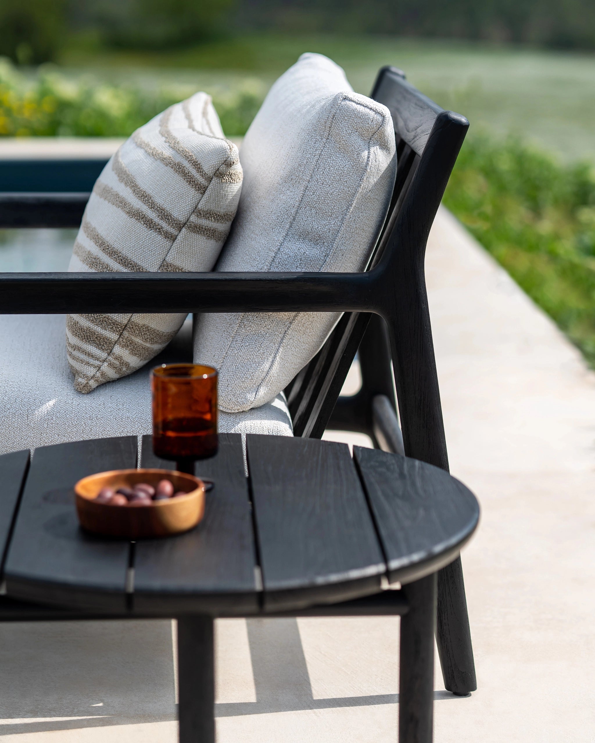 Black Teak / Medium (23.5")