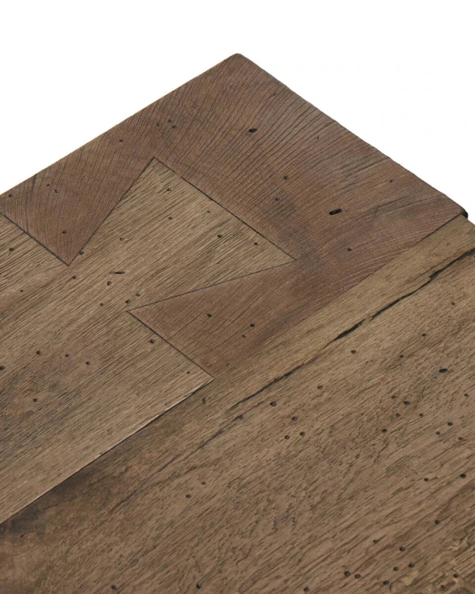 Rustic Wormwood Oak / 40"