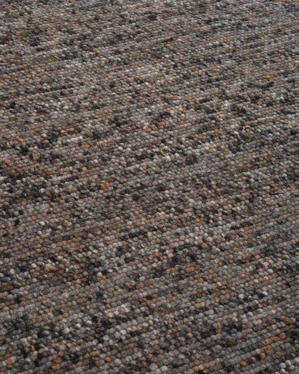 6'6"x9'8" / Charcoal