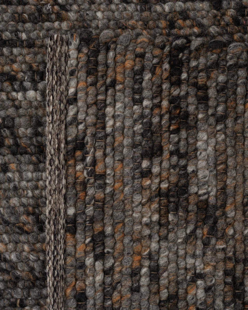 8'3"x11'6" / Charcoal