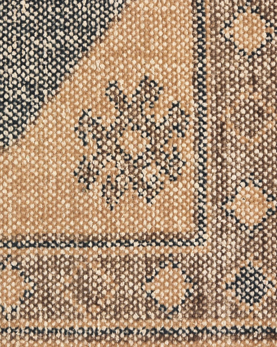 Samsa / 3' x 12'