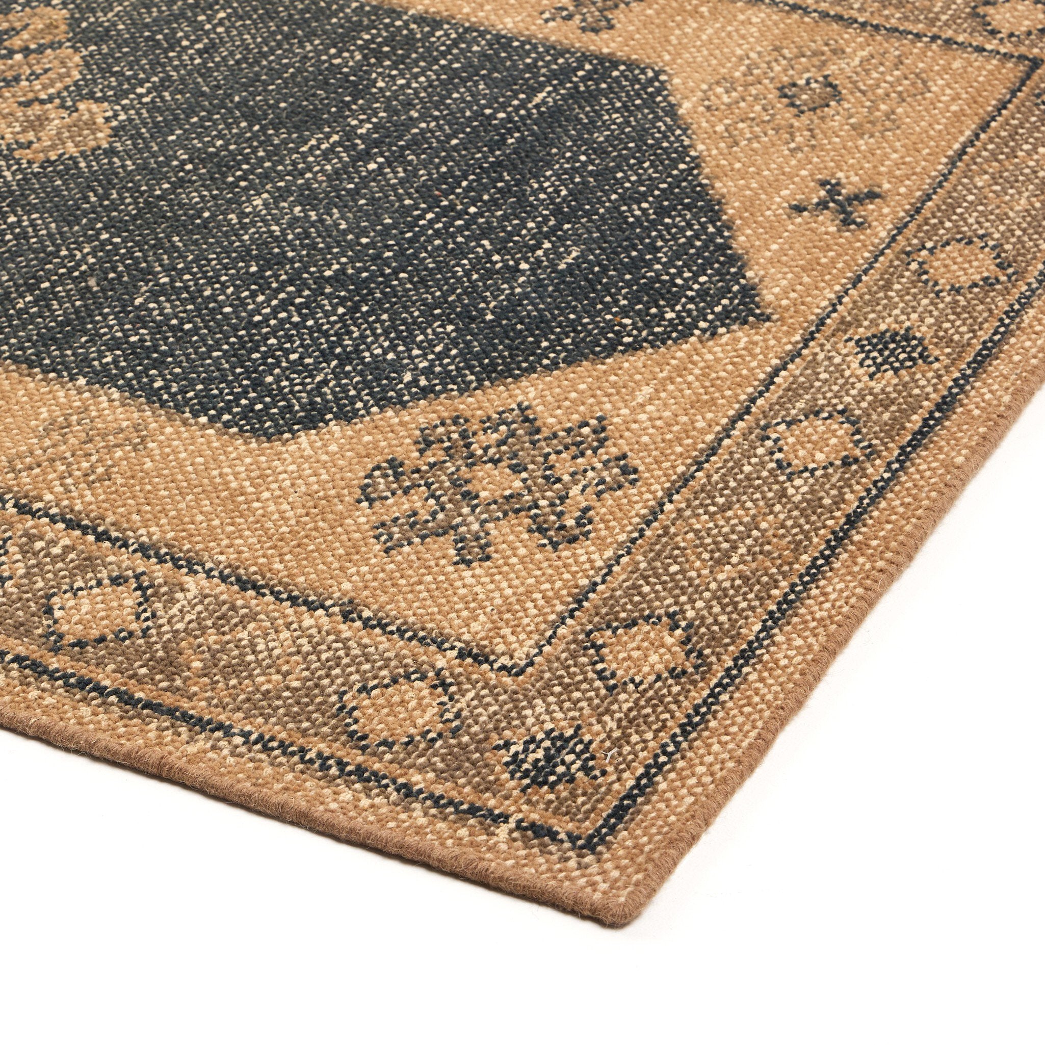 Samsa Navu / 3' x 12'